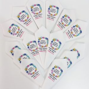 Anneler Günü temalı kişiye özel baskılı beyaz mendil - Atatürk sözlü ve kelebek desenli