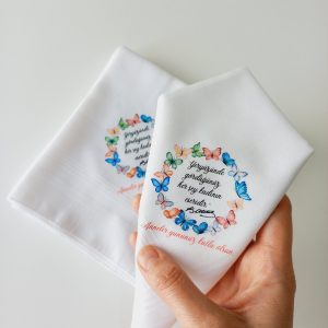 Anneler Günü temalı kişiye özel baskılı beyaz mendil - Atatürk sözlü ve kelebek desenli